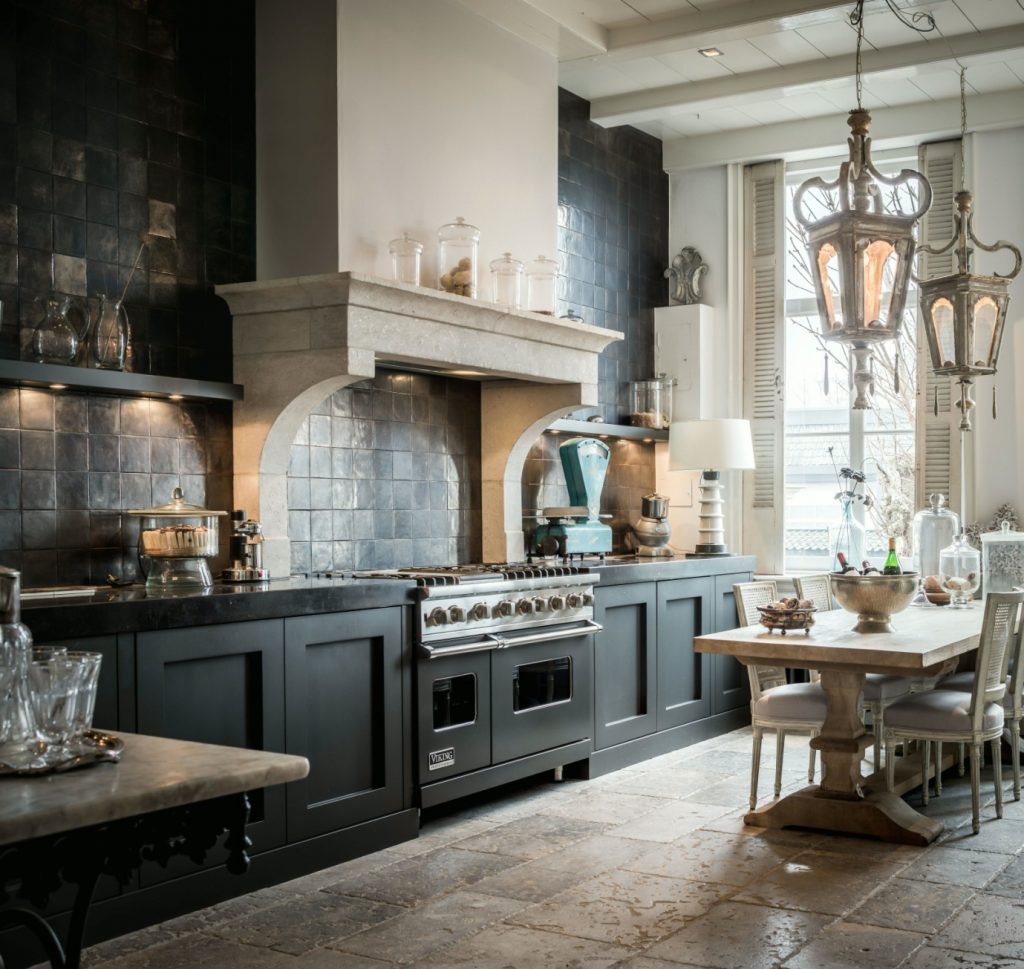 Black and White Tuscan Kitchen