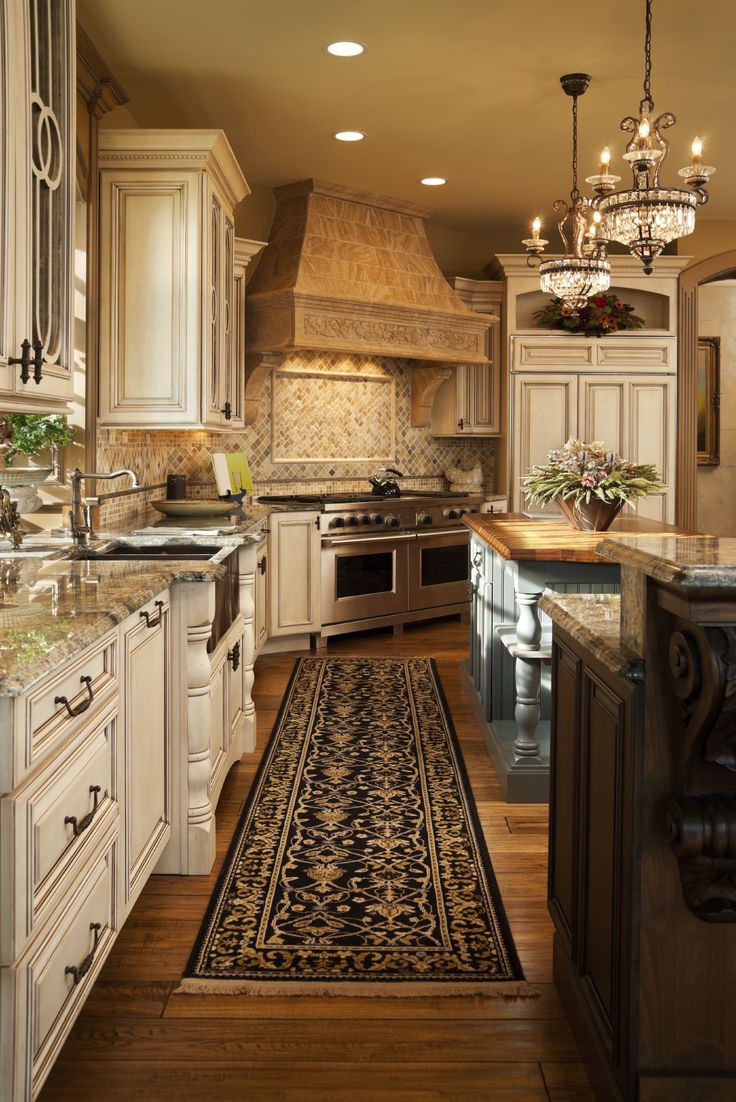 Luxurious Tuscan Kitchen