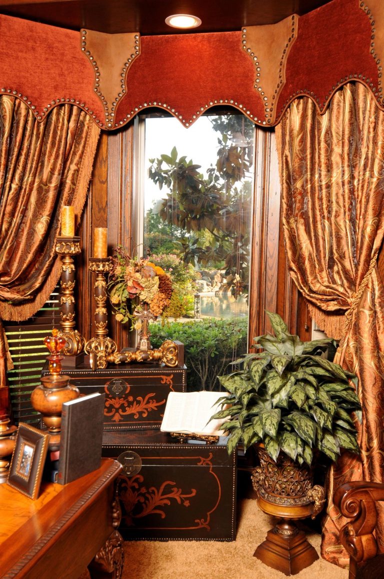 12 Luxurious Tuscan Draperies Ideas for Your Tuscany Dream Home